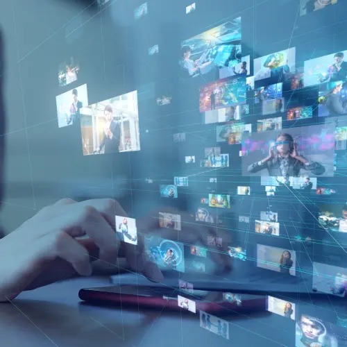 digital screens technology Data Modernization services